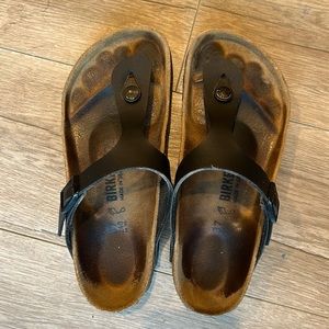 BIRKENSTOCK Gizeh Black t strap Size 7 / 37